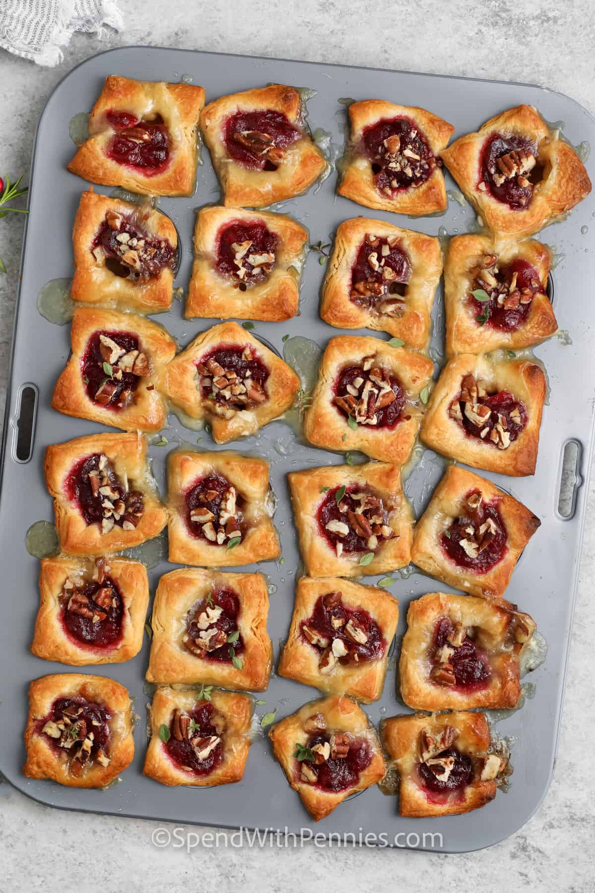 baked Cranberry Brie Bites